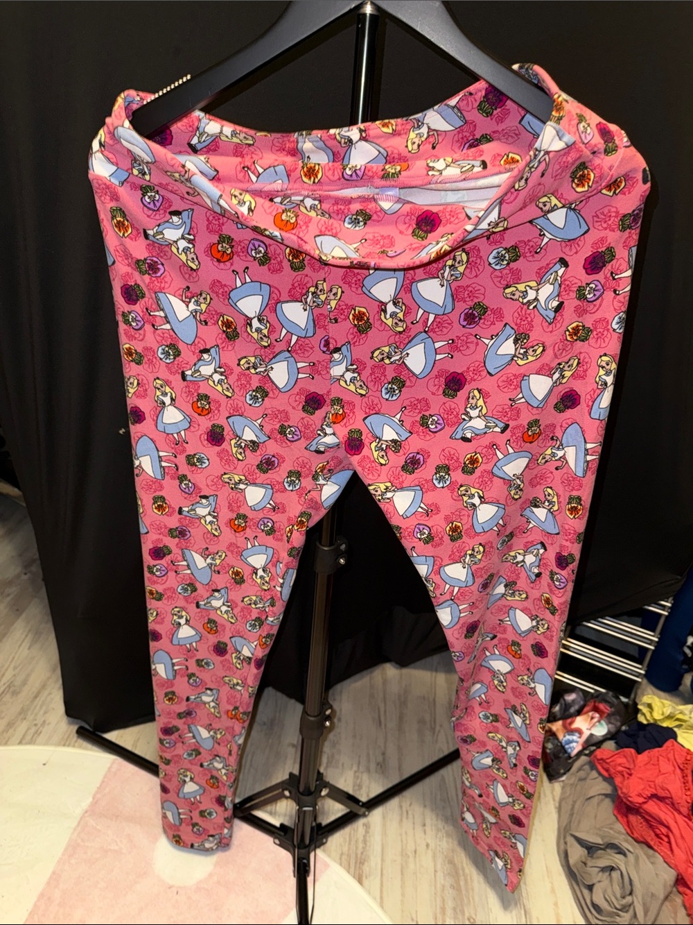 Women’s Alice in wonderland leggings Lularoe TC SIZES 16-22
